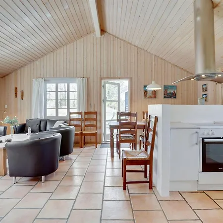 Kristian - 400m From The Sea By Interhome * Hals